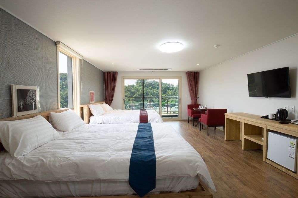Cheonjiyeon Crystal Hotel Seogwipo Eksteriør billede